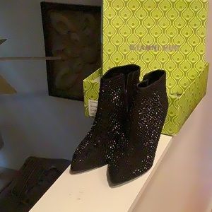 Brand new 9.5 ankle boots